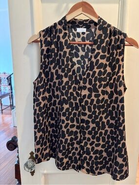 ecru Sleeveless V-Neck Camisole - Black and Tan Spot Print